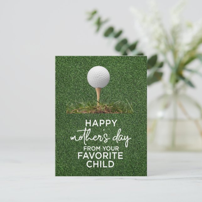 Postal Pelota de golf en verde Feliz Día de la Madre a Ma (Anverso de pie)