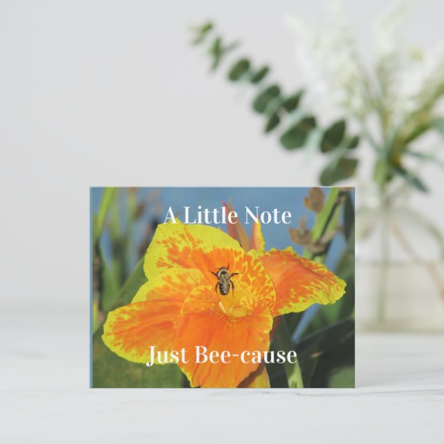 Postal Pensando en la flor Lily de Bee Pun Canna (Anverso de pie)