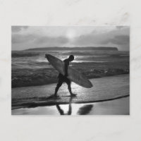 Persona que practica surf hawaiana que dirige a