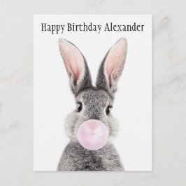 Postal Personaliza conejo gris soplando chicle rosa