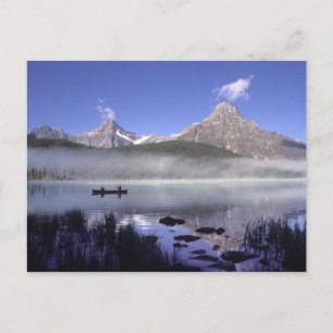 Postal Pescadores en canoa en el lago Waterfowl, Banff
