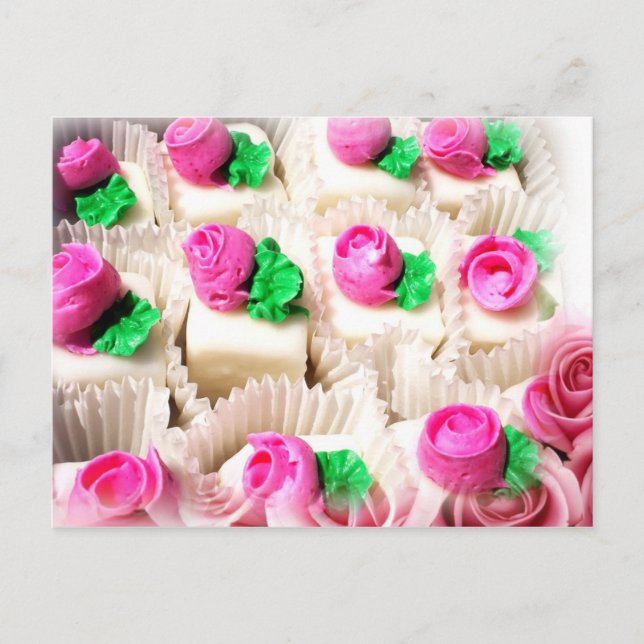Postal Petit Fours con rosebudos delicados y rosas (Anverso)