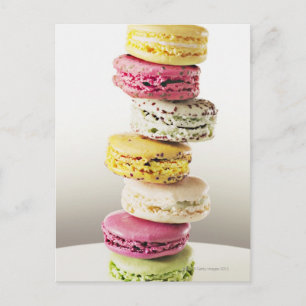 Postal Pila de macarons vibrantes
