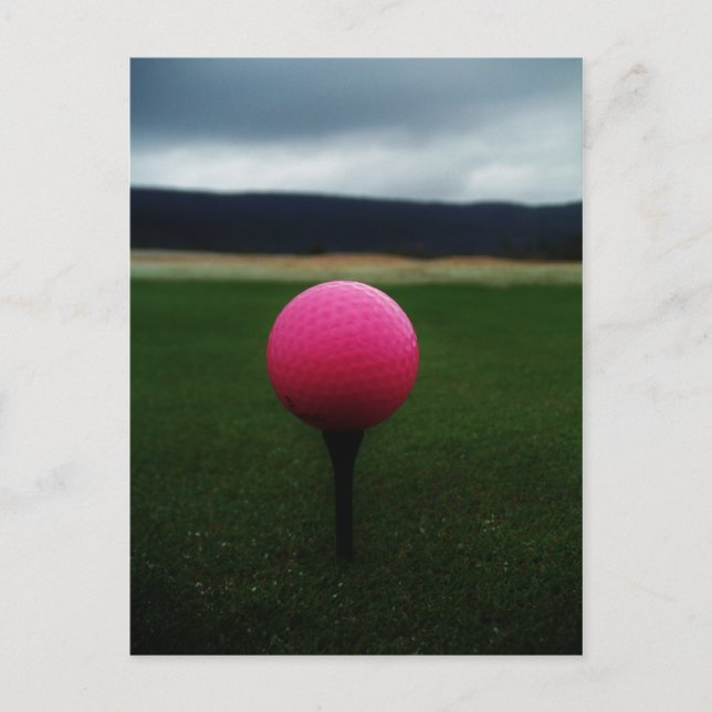 Postal Pink Golf Ball en un campo de golf de montaña (Anverso)