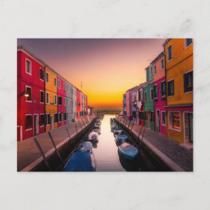 Postal Pintoresca isla de Burano al atardecer Venecia Ita