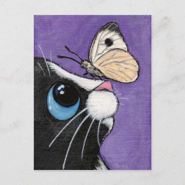 Postal Pintura de gato y mariposa blanca de Tuxedo (Anverso)
