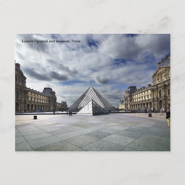 Postal Pirámide del Louvre y Museo en París. (Anverso)