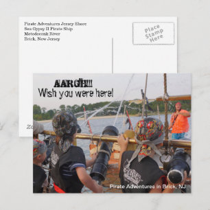 Postal Piratas Pequeños en Barco Pirata
