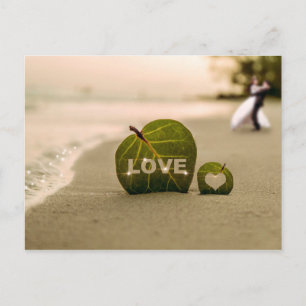 Postal Playa Bokeh Love and Boda Couple
