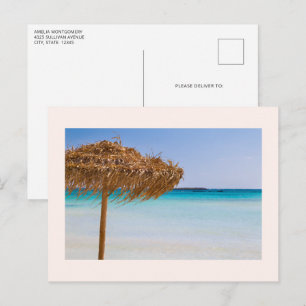 Postal Playa Tropical Escénica con Sombrilla de Paja