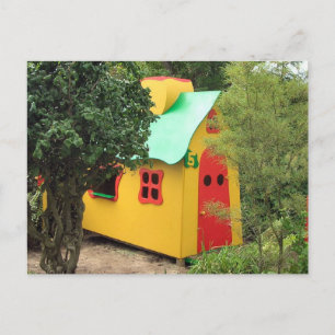 Postal Playhouse inspirado en Gaudí