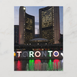 Postal Plaza Nathan Phillips vista nocturna Toronto, Cana