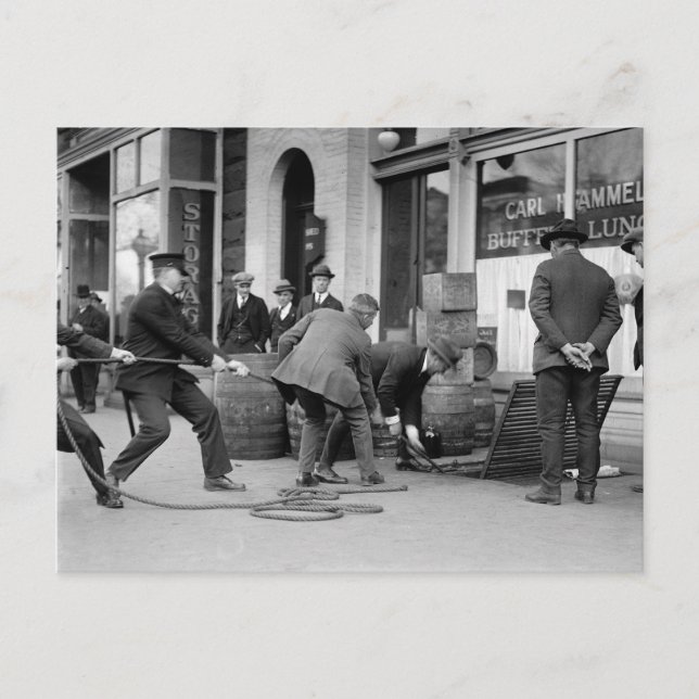 Postal Policía incautando licor de contrabando, 1923 (Anverso)