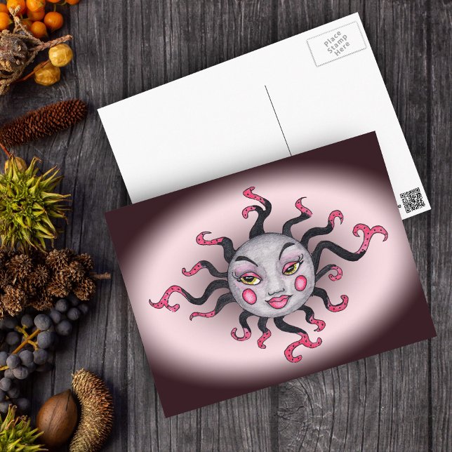 Postal Postcarta de diosa gótica negra rosada de Sun (Fantasy pink gray sun with pretty face on pink fading to dark grey postcard.)