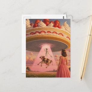 Postal Postre de Fresa OVNI Vaca y Mujer Extranjera de Ro