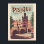 Postal Praga República Checa Vintage<br><div class="desc">Diseño de viaje vectorial retro de Praga. Praga,  capital de la República Checa,  está dividida por el río Vltava. Llamada "la ciudad de las cien arañas",  es conocida por su Plaza del Casco Antiguo.</div>