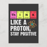 Postal Profesora de Química y Física Proton Scienc<br><div class="desc">Graciosa ciencia Nerdy Sorpresa para un estudiante,  químico,  físico,  profesor,  científico o farmacéutico. Regalo ideal para todos los Nerds de la Ciencia a los que les gusta experimentar o hacer un experimento en el laboratorio o laboratorio.</div>