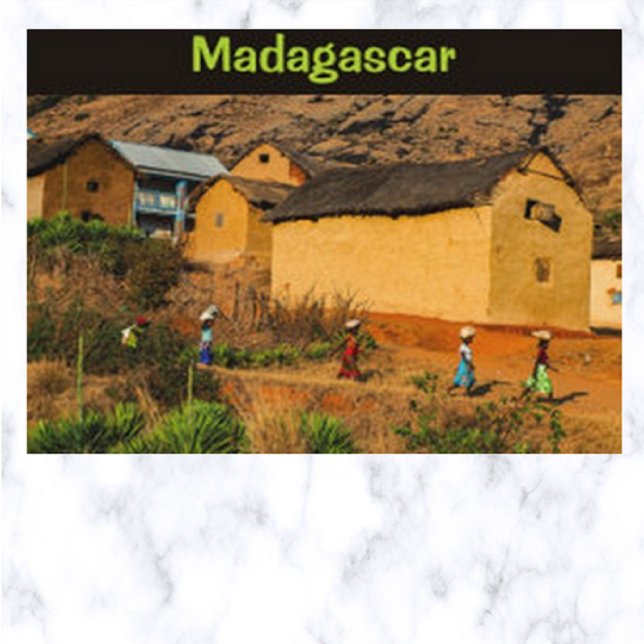 Postal Pueblo rural de Madagascar (Subido por el creador)