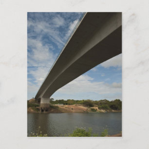 Postal Puente que conecta Guyana con Brasil sobre el Taku
