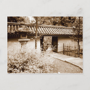 Postal Puerta en una pared japonesa