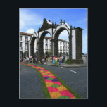 Postal Puertas de Ponta Delgada<br><div class="desc">La ciudad se acerca a la ciudad portuguesa de Ponta Delgada. Isla Sao Miguel,  Azores,  Portugal.</div>