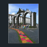 Postal Puertas de Ponta Delgada<br><div class="desc">La ciudad se acerca a la ciudad portuguesa de Ponta Delgada. Isla Sao Miguel,  Azores,  Portugal.</div>