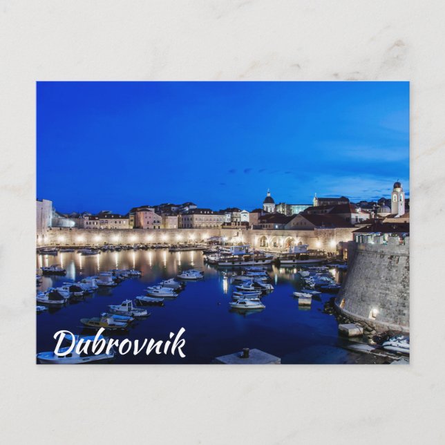 Postal Puerto y paredes de Dubrovnik iluminados por la no (Anverso)