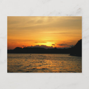 Postal Puesta de sol en el lago
