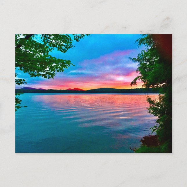 Postal puesta de sol estacionaria, rosa y azul en el lago (Anverso)