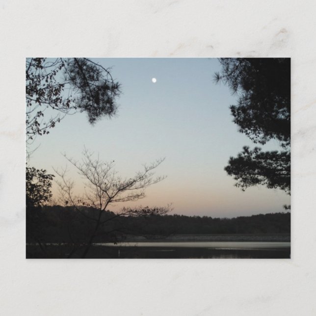 Postal Puesta de sol, luna emergente sobre el lago Arrowh (Anverso)