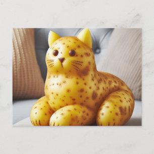 Postal Pun un divertido gato de patata en un sofá