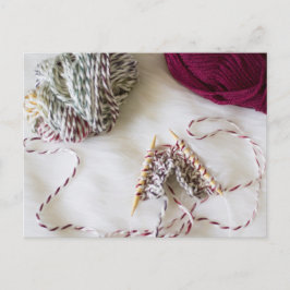 Postal Punto y yarn en la pulpa blanca