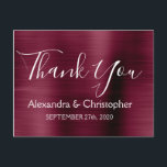 Postal Purple Burgundy Elegant Wedding Gracias<br><div class="desc">Burdeos morados Cranberry Faux Cepillado Metalizado Elegante y moderno Boda Gracias Postcard. Esta tarjeta postal de agradecimiento se puede personalizar para incluir su nombre y fecha de boda. Esta tarjeta de agradecimiento boda forma parte de la colección Borgoña. Si necesita un elemento que coincida, póngase en contacto con el diseñador....</div>