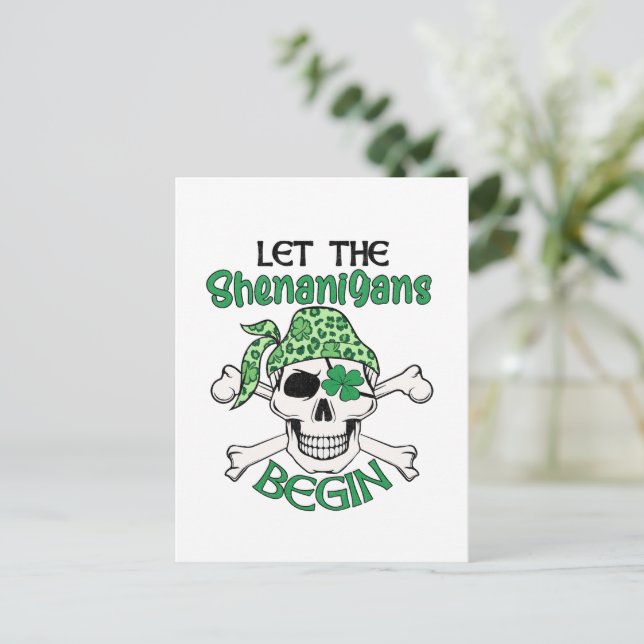 Postal Que empiecen los Shenanigans el Día de San Patrici (Anverso de pie)