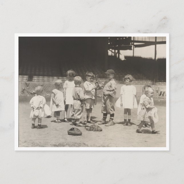 Postal ¿Quién hará el Bat primero? (Anverso)