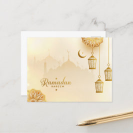 Postal Ramadan Kareem Creciente de Oro y linterna