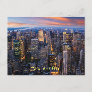 Postal Rascacielos de Nueva York al anochecer