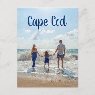 Postal Recuerdo de Cape Cod con familia en la arena y el 