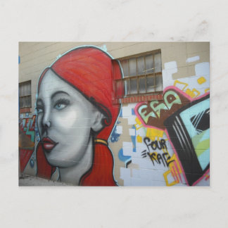 Postal Redheaded de la mujer del misterio