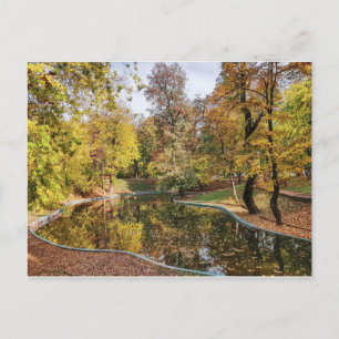 Postal Reflexión sobre los árboles del parque amarillo ot