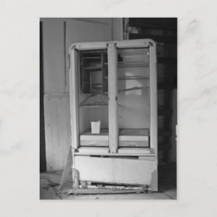 Postal Refrigerador abandonado