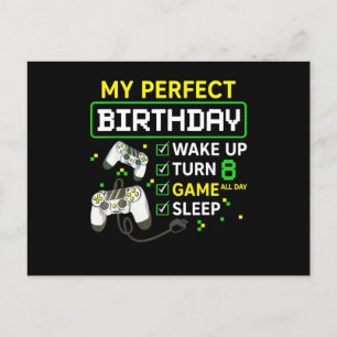 Postal regalo de cumpleaños para niño de 8 años que juega