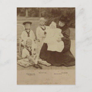 Postal Reina Victoria con nietos 'York' cerca de 1900