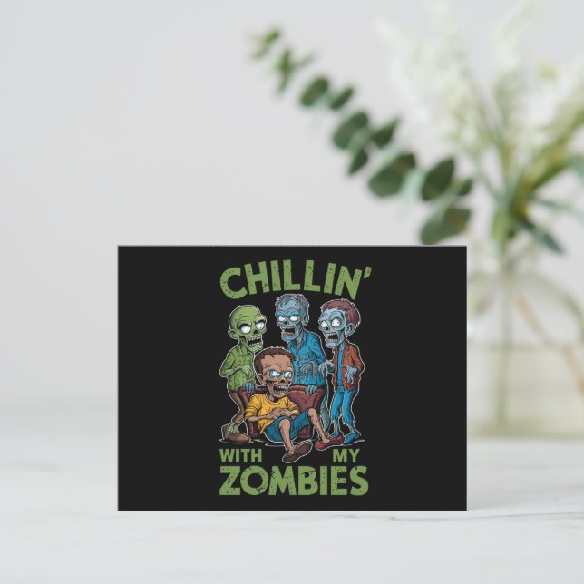 Postal Relajándome Con Mis Zombies De Halloween Chicos Ni (Anverso de pie)