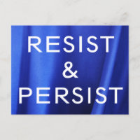 Resist & Persist, texto blanco en foto de seda azu