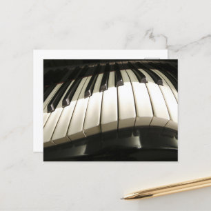 Postal Resumen de claves de piano retorcidas