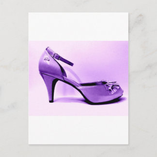 Postal Resumen del zapato de tacón púrpura de arte pop
