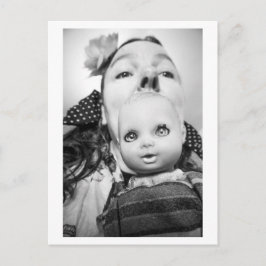 Postal Retrato de muñeca - La susurradora de muñecas