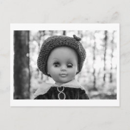 Postal Retrato de muñeca - Muñeca guiñando el ojo