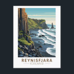 Postal Reynisfjara Beach Islandia Viaje de arte Vintage<br><div class="desc">Reynisfjara en un estilo de arte vector. Reynisfjara es una playa de arena negra de fama mundial que se encuentra en la costa sur de Islandia,  justo al lado de Vik í Myrdal.</div>
